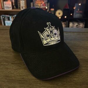 VTG LOS ANGELES KINGS NHL SIGNATURE SERIES CAP